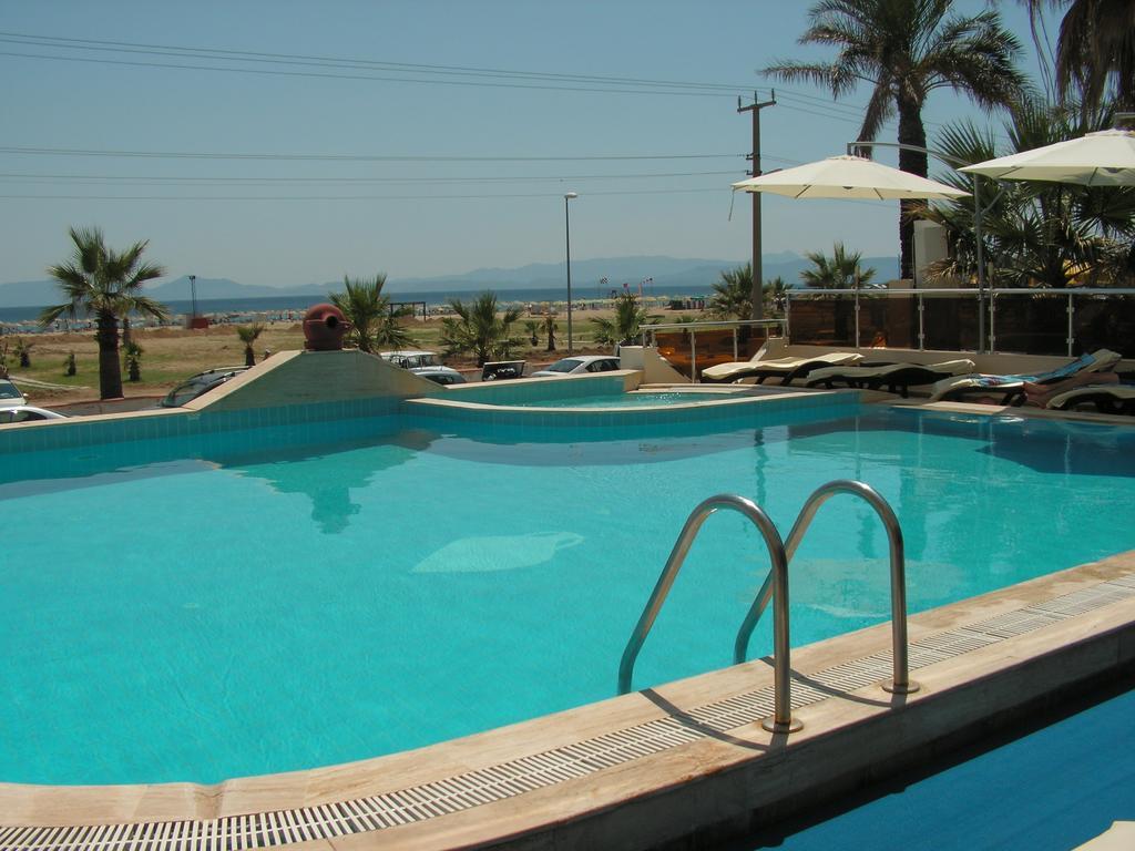 Ayvalı Amphora Hotel מראה חיצוני תמונה