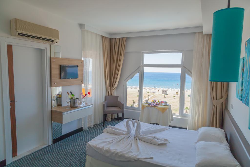 Ayvalı Amphora Hotel מראה חיצוני תמונה